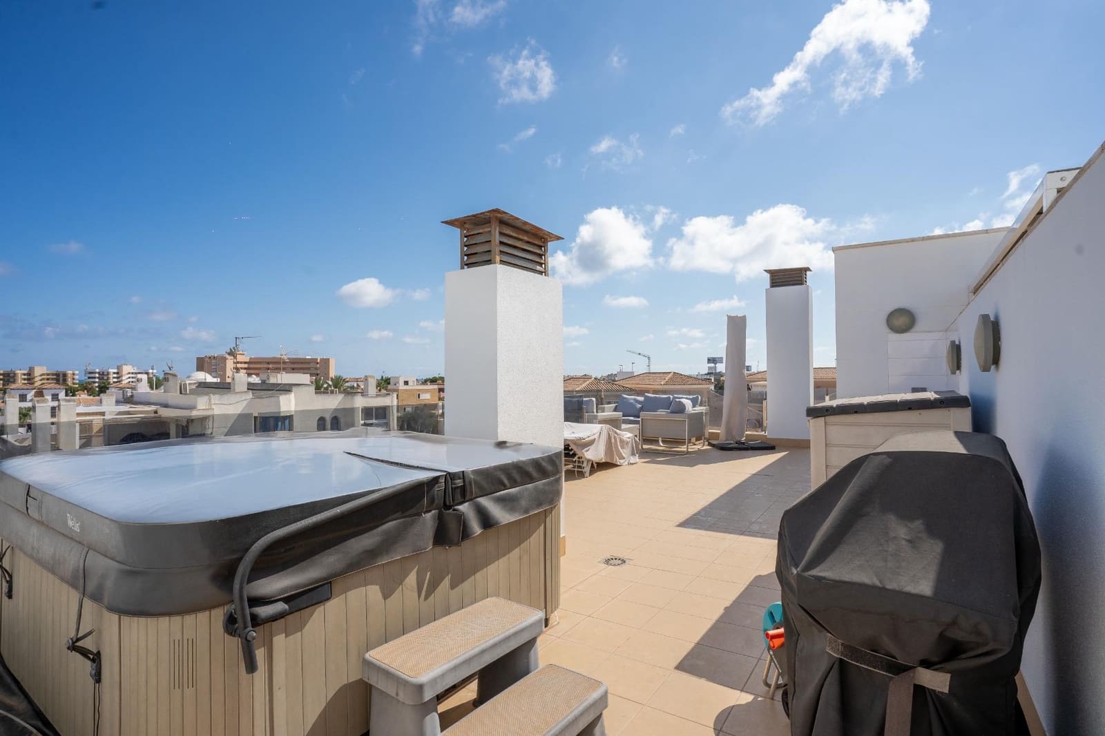 2 soveværelse Penthouse til salg i La Zenia med swimmingpool garage - € 349.000 (Ref: 9778353)