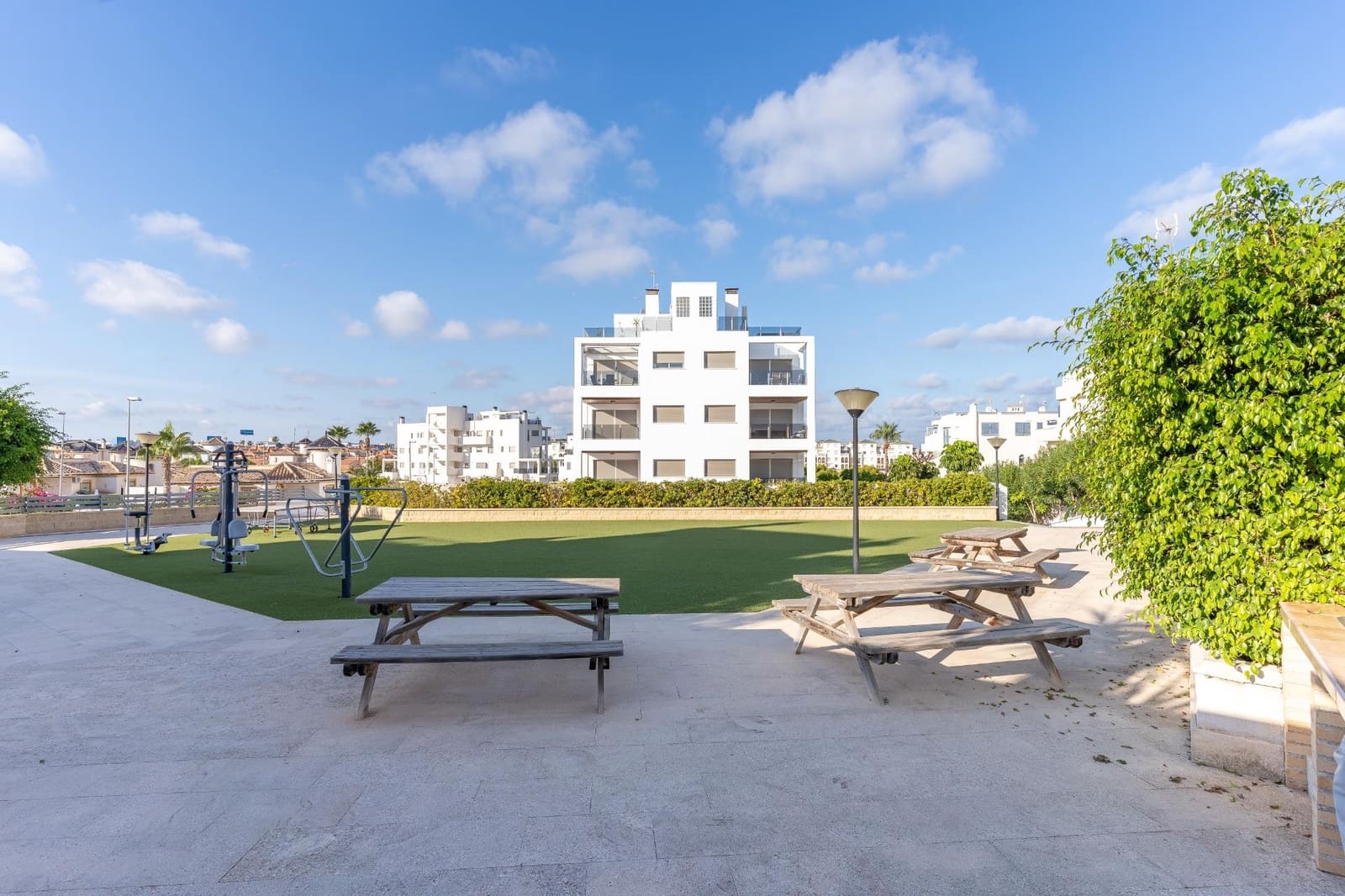 2 soveværelse Penthouse til salg i La Zenia med swimmingpool garage - € 349.000 (Ref: 9778353)