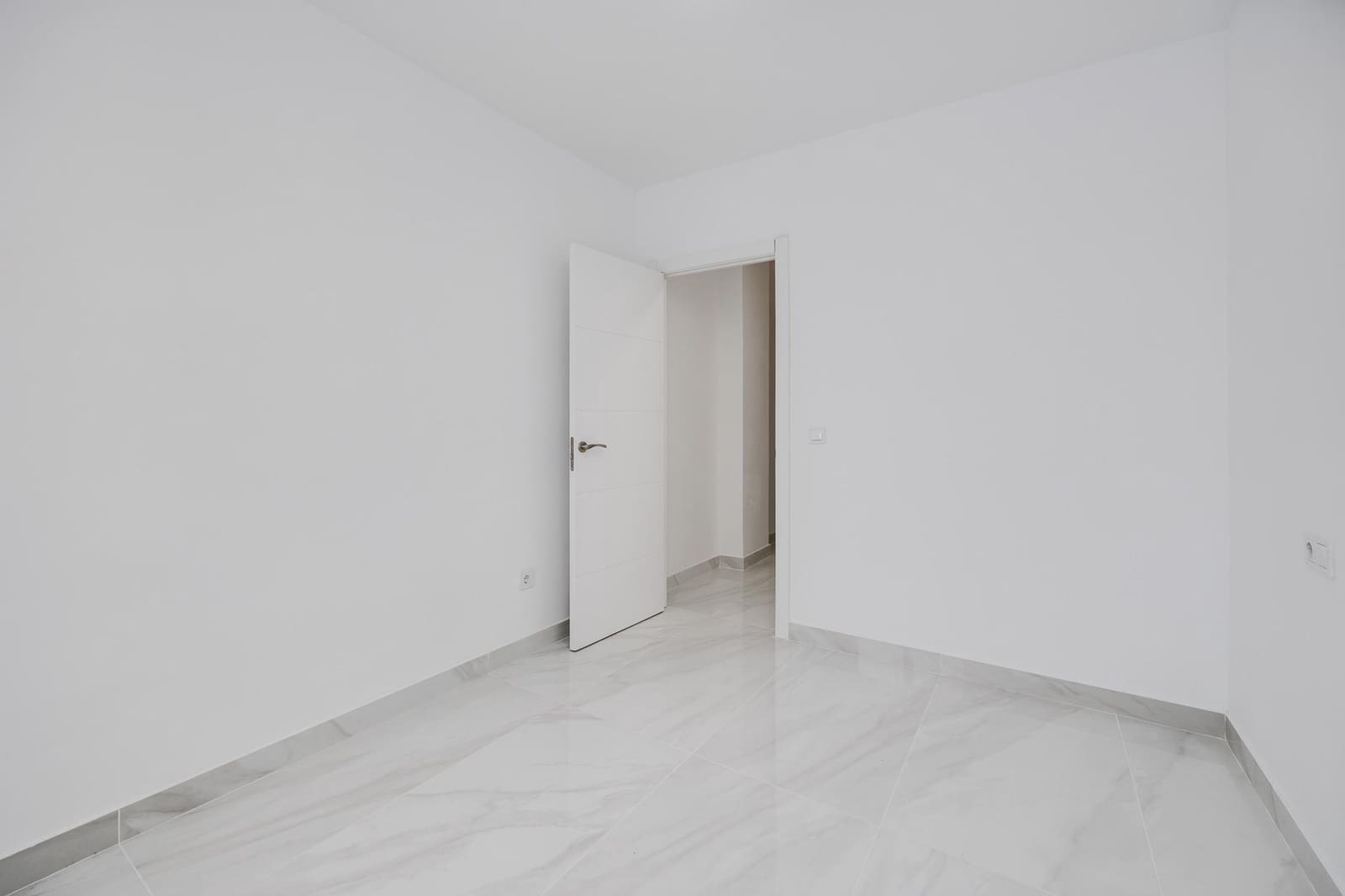 3 makuuhuone Huoneisto myytävänä paikassa Torrevieja - 205 000 € (Ref: 9786980)