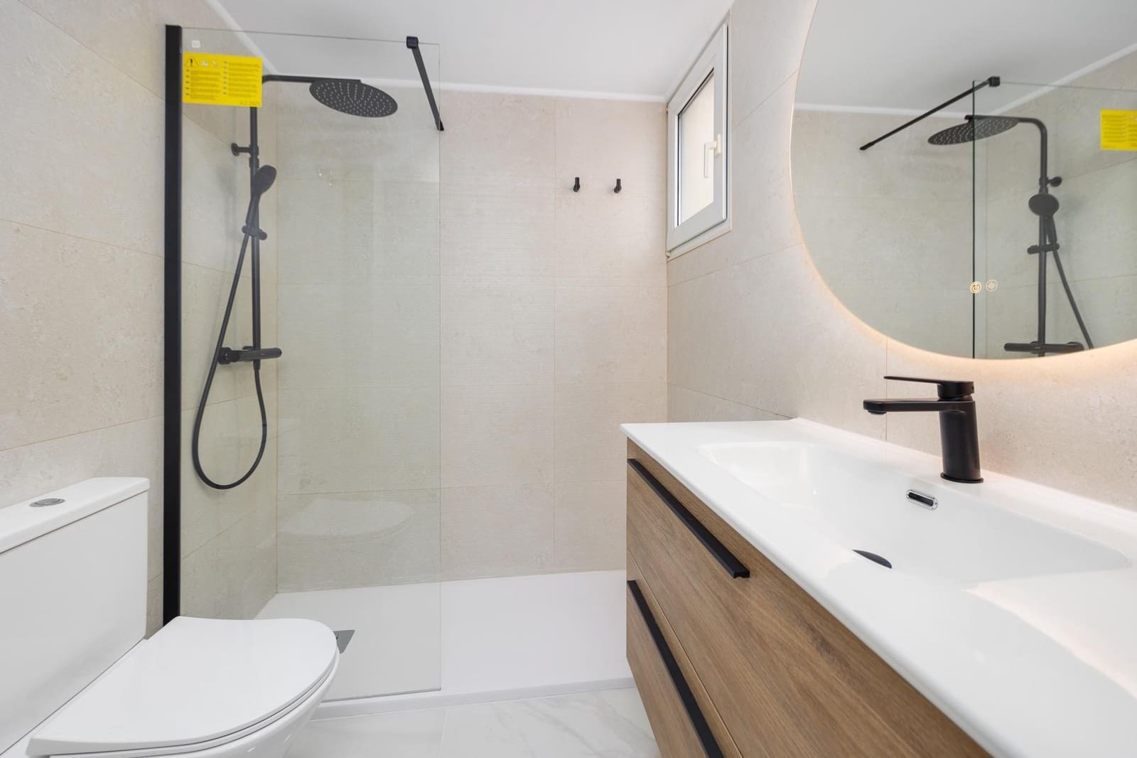 3 makuuhuone Huoneisto myytävänä paikassa Torrevieja - 205 000 € (Ref: 9786980)