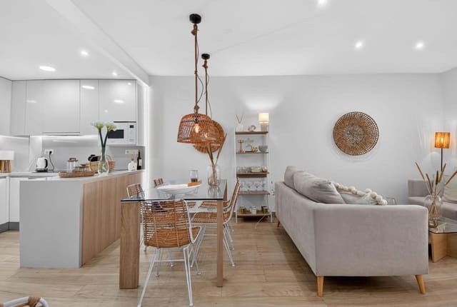 2 quarto Apartamento para venda em Los Balcones com piscina garagem - 269 900 € (Ref: 9799461)