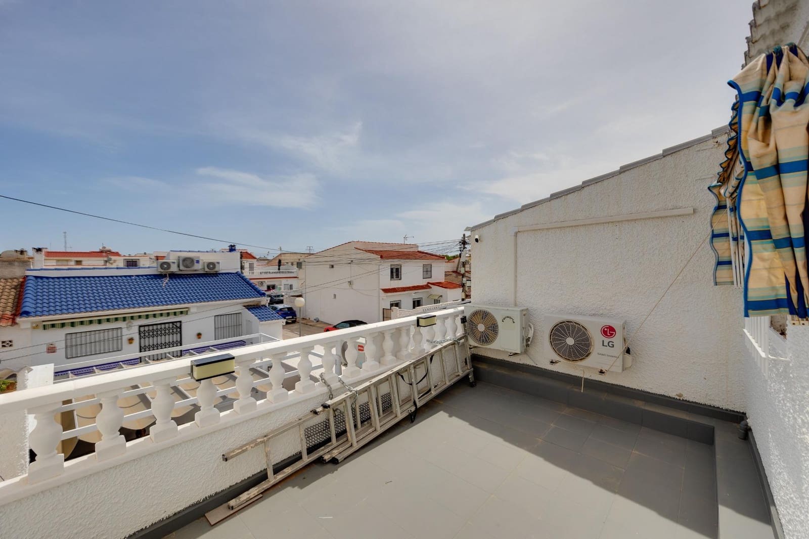 3 bedroom Apartment for sale in Paraje Natural with pool - € 220,000 (Ref: 9801339)