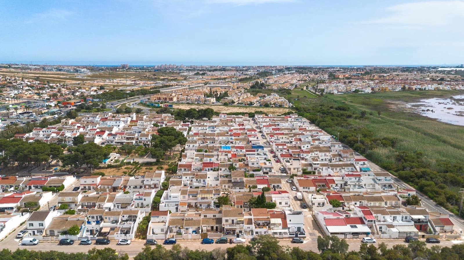 3 bedroom Apartment for sale in Paraje Natural with pool - € 220,000 (Ref: 9801339)