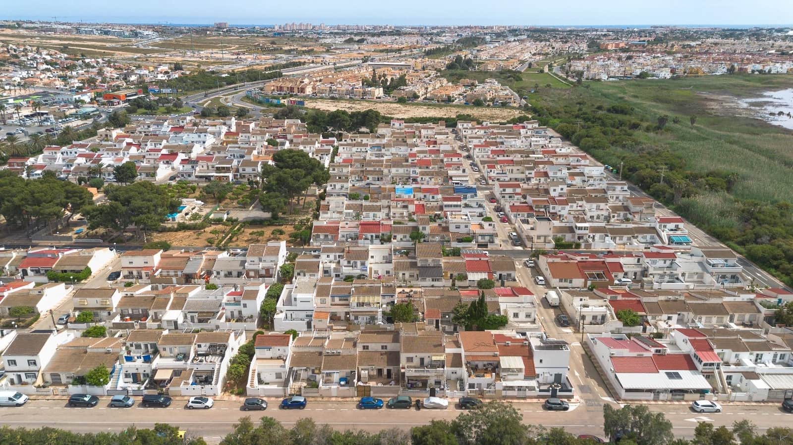 3 bedroom Apartment for sale in Paraje Natural with pool - € 220,000 (Ref: 9801339)