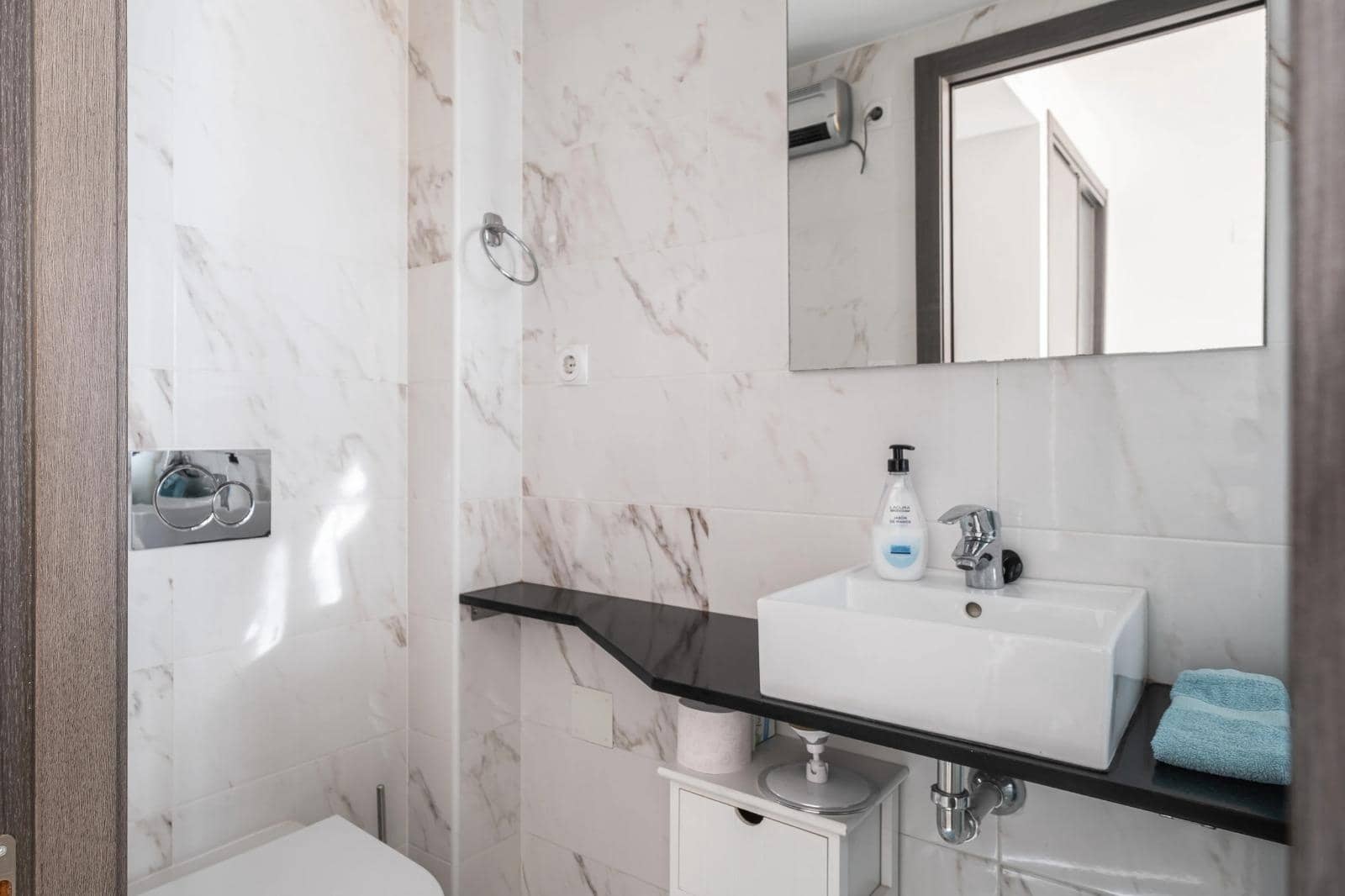 2 sypialnia Penthouse na sprzedaż w Filipinas z basenem garażem - 275 000 € (Ref: 9808180)