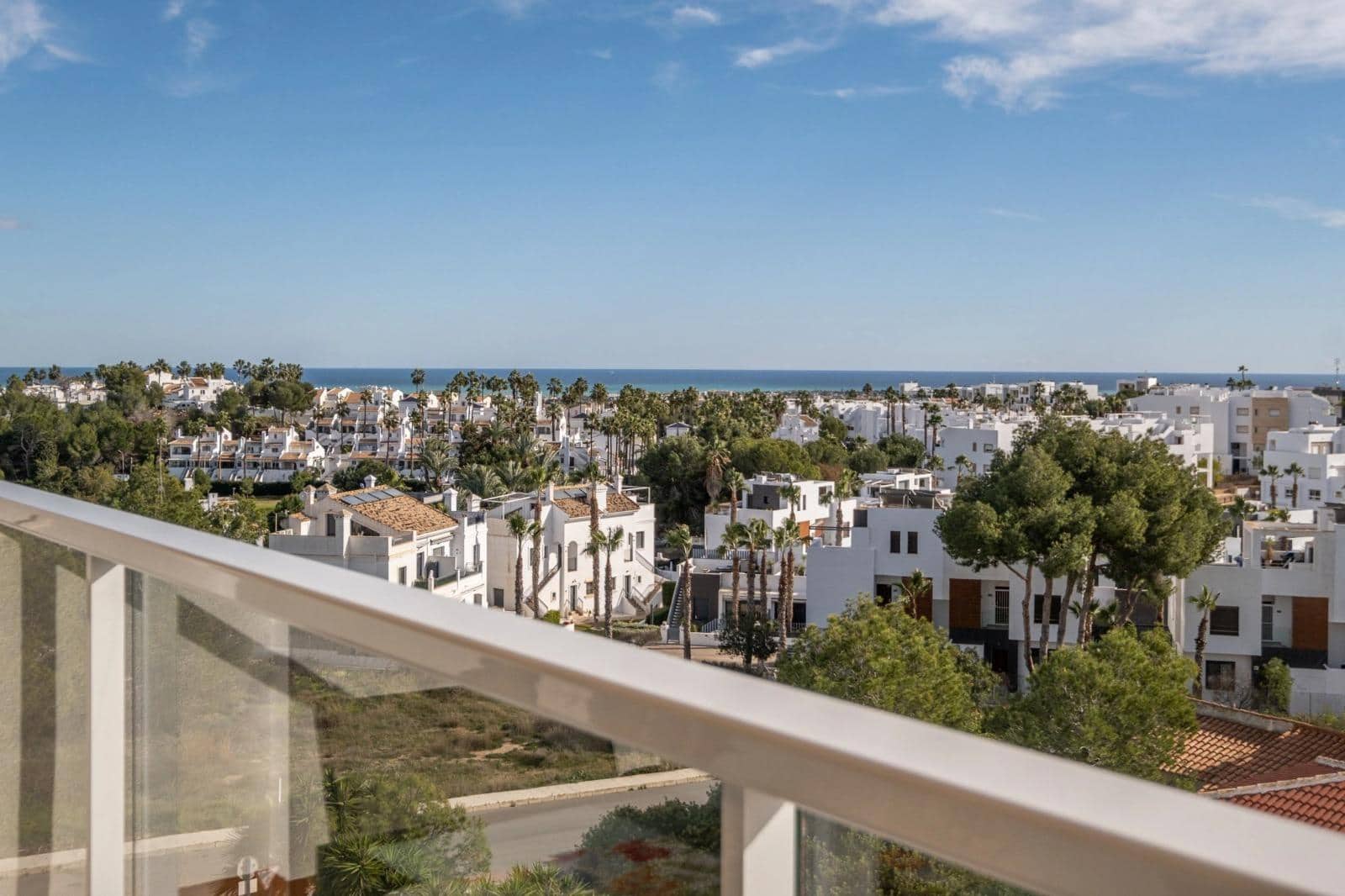 2 sypialnia Penthouse na sprzedaż w Filipinas z basenem garażem - 275 000 € (Ref: 9808180)