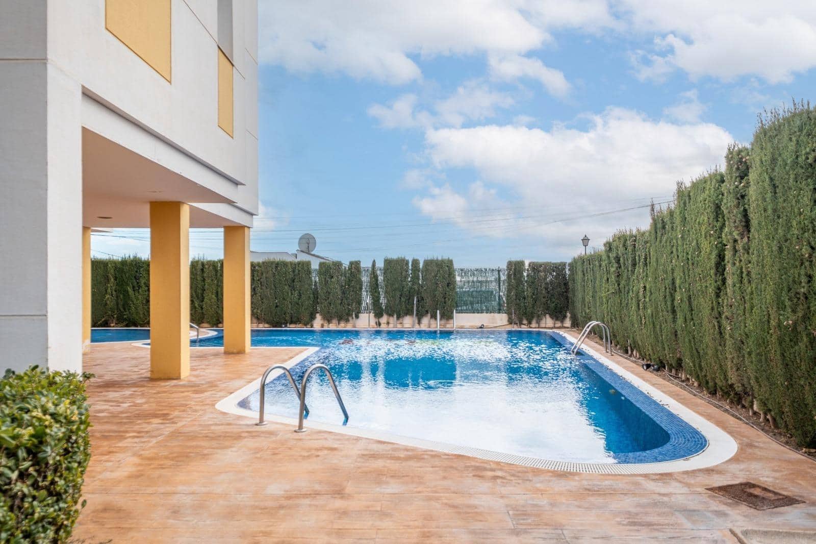 2 sypialnia Penthouse na sprzedaż w Filipinas z basenem garażem - 275 000 € (Ref: 9808180)