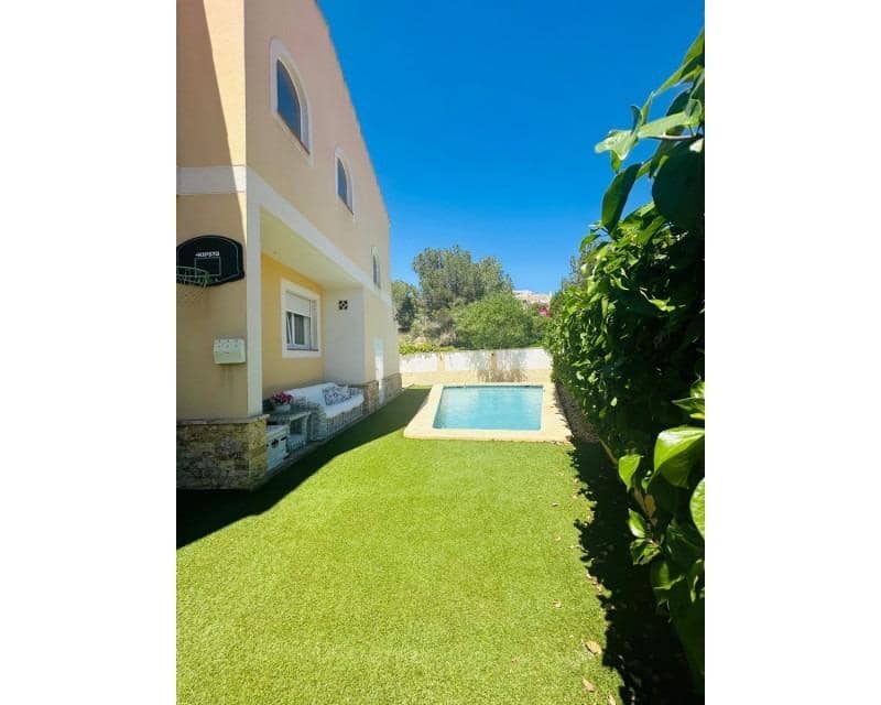 4 makuuhuone Huvila myytävänä paikassa Pinar de Campoverde mukana uima-altaan - 379 000 € (Ref: 9808181)