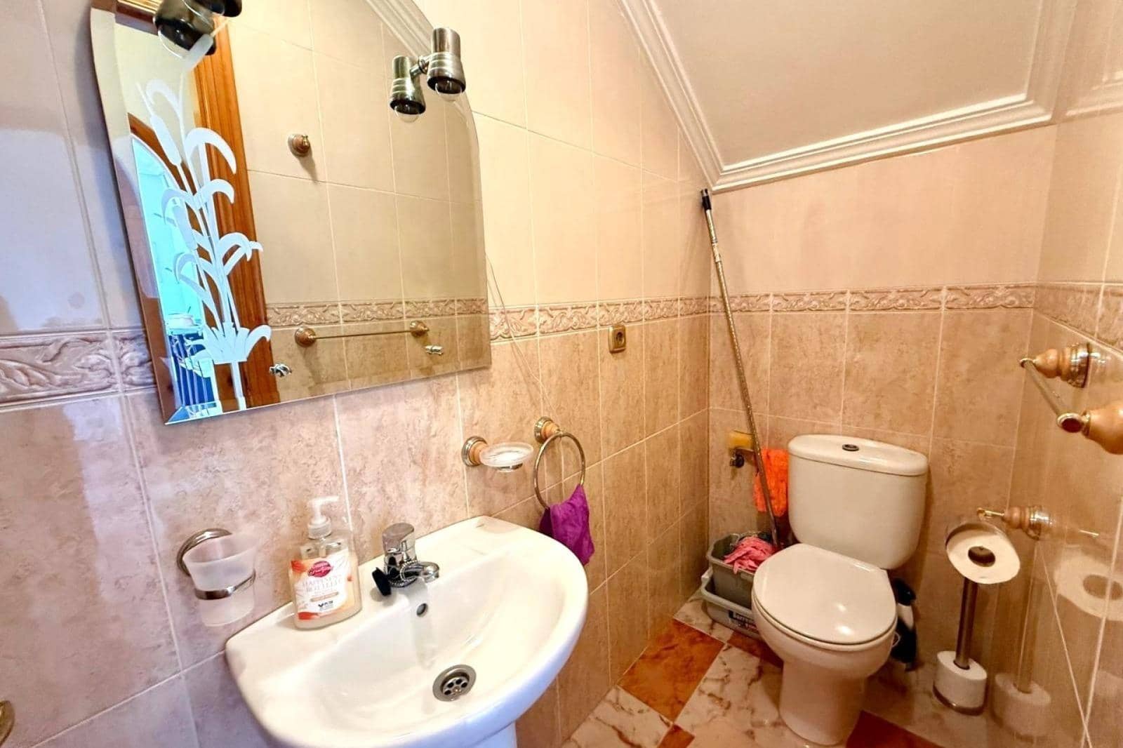 2 bedroom Villa for sale in Orihuela Costa with pool - € 221,000 (Ref: 9829366)