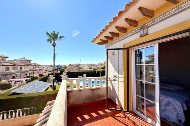 2 slaapkamer Villa te koop in Lomas de Cabo Roig - Los Dolses, Orihuela met zwembad - € 221.000 (Ref: 9829366)