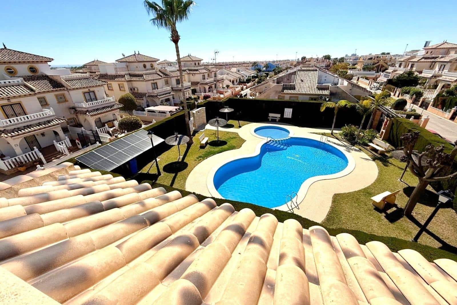 2 bedroom Villa for sale in Orihuela Costa with pool - € 221,000 (Ref: 9829366)