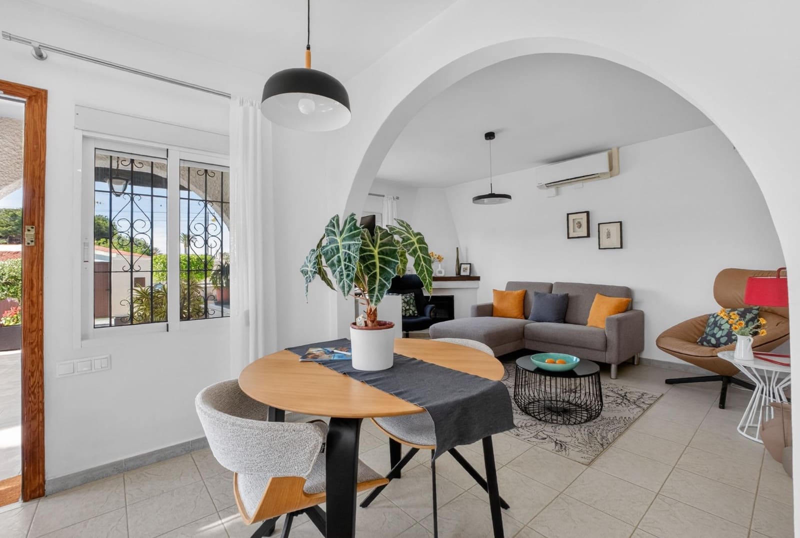 Chalet de 3 habitaciones en Torrevieja en venta - 399.000 € (Ref: 9833905)