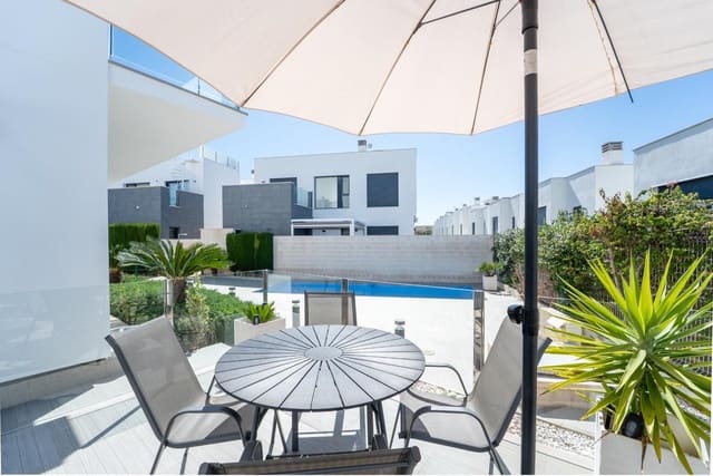2 chambre Appartement à vendre à Punta Prima, Torrevieja avec piscine - 275 000 € (Ref: 9836565)