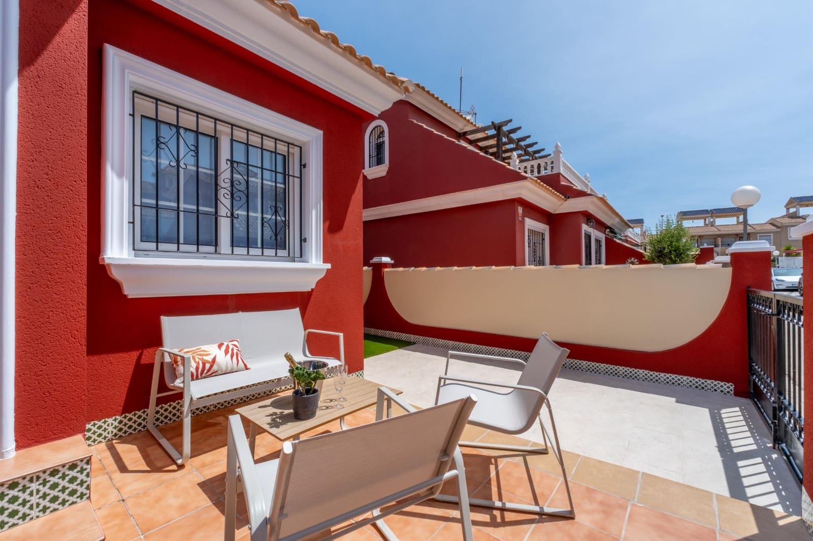 3 sovrum Radhus till salu i Orihuela Costa med pool - 269 000 € (Ref: 9836566)
