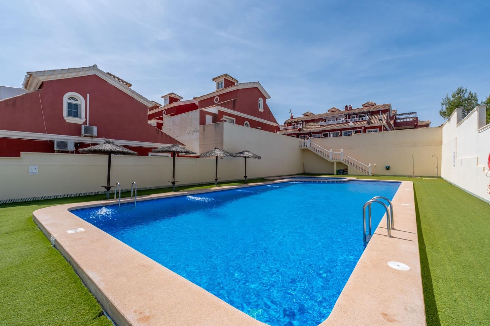 3 sovrum Radhus till salu i Orihuela Costa med pool - 269 000 € (Ref: 9836566)