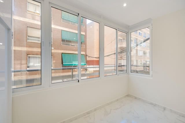 3 chambre Appartement à vendre à Centro, Torrevieja - 229 000 € (Ref: 9849621)