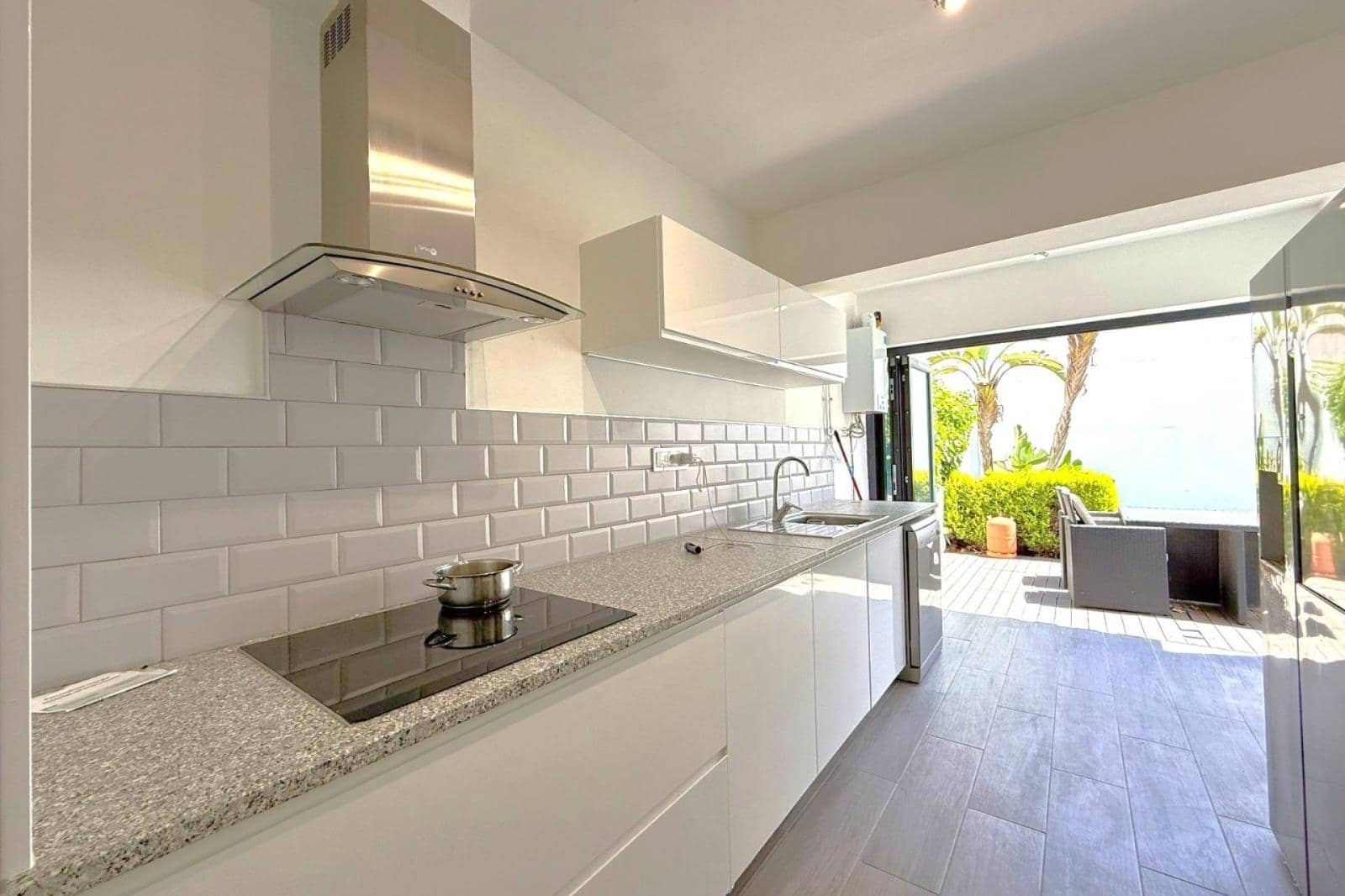 3 makuuhuone Rivitalo myytävänä paikassa Orihuela Costa mukana uima-altaan - 265 000 € (Ref: 9851950)