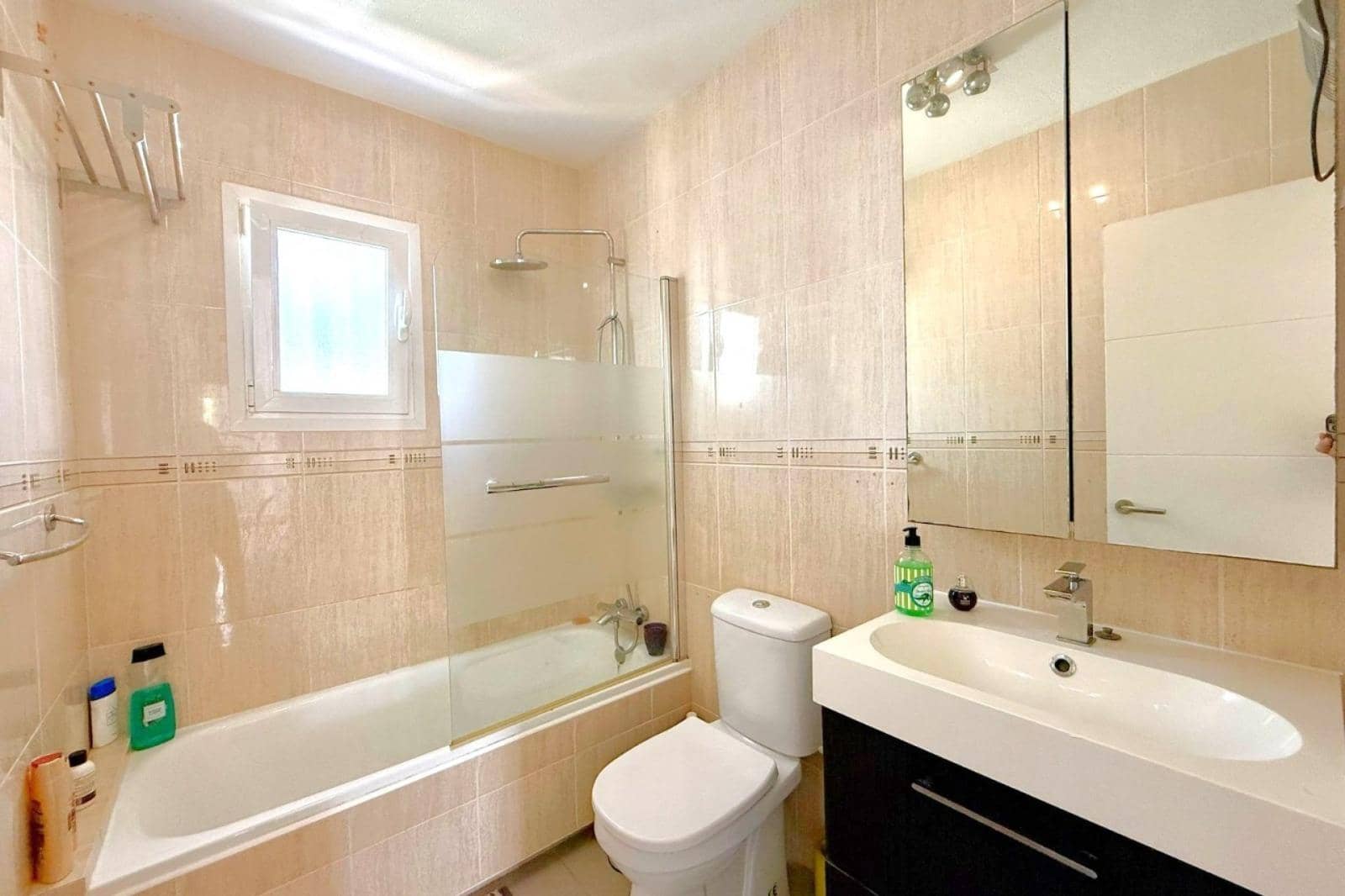 3 makuuhuone Rivitalo myytävänä paikassa Orihuela Costa mukana uima-altaan - 265 000 € (Ref: 9851950)