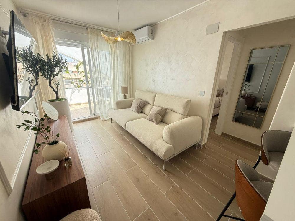 2 quarto Penthouse para venda em Torrevieja com piscina - 159 995 € (Ref: 9855677)