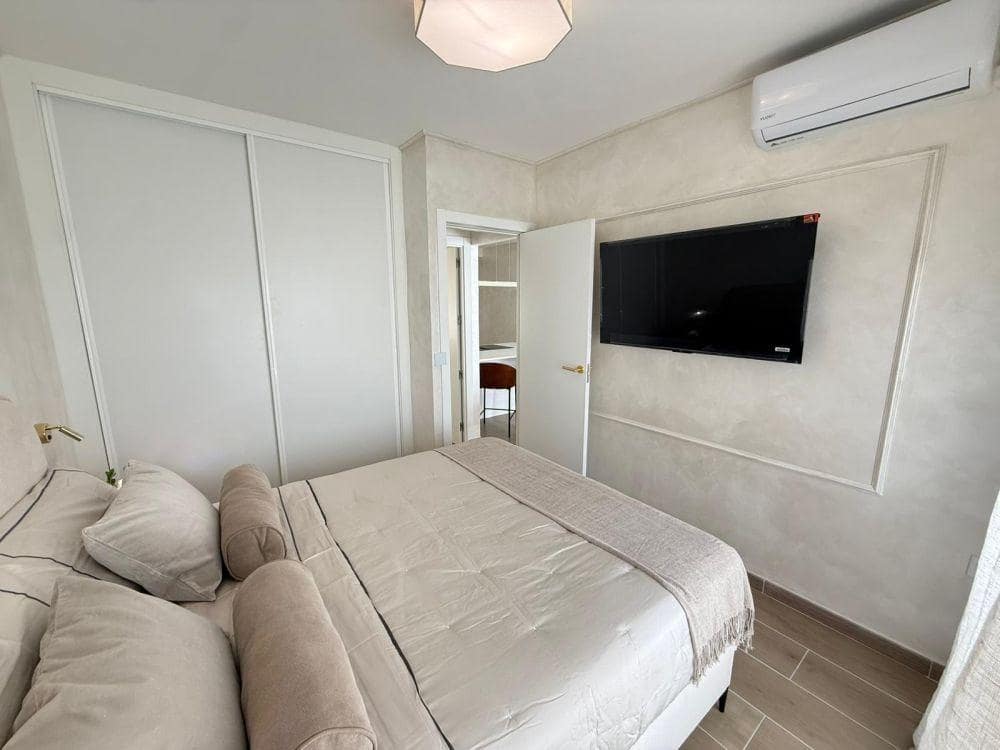 2 quarto Penthouse para venda em Torrevieja com piscina - 159 995 € (Ref: 9855677)