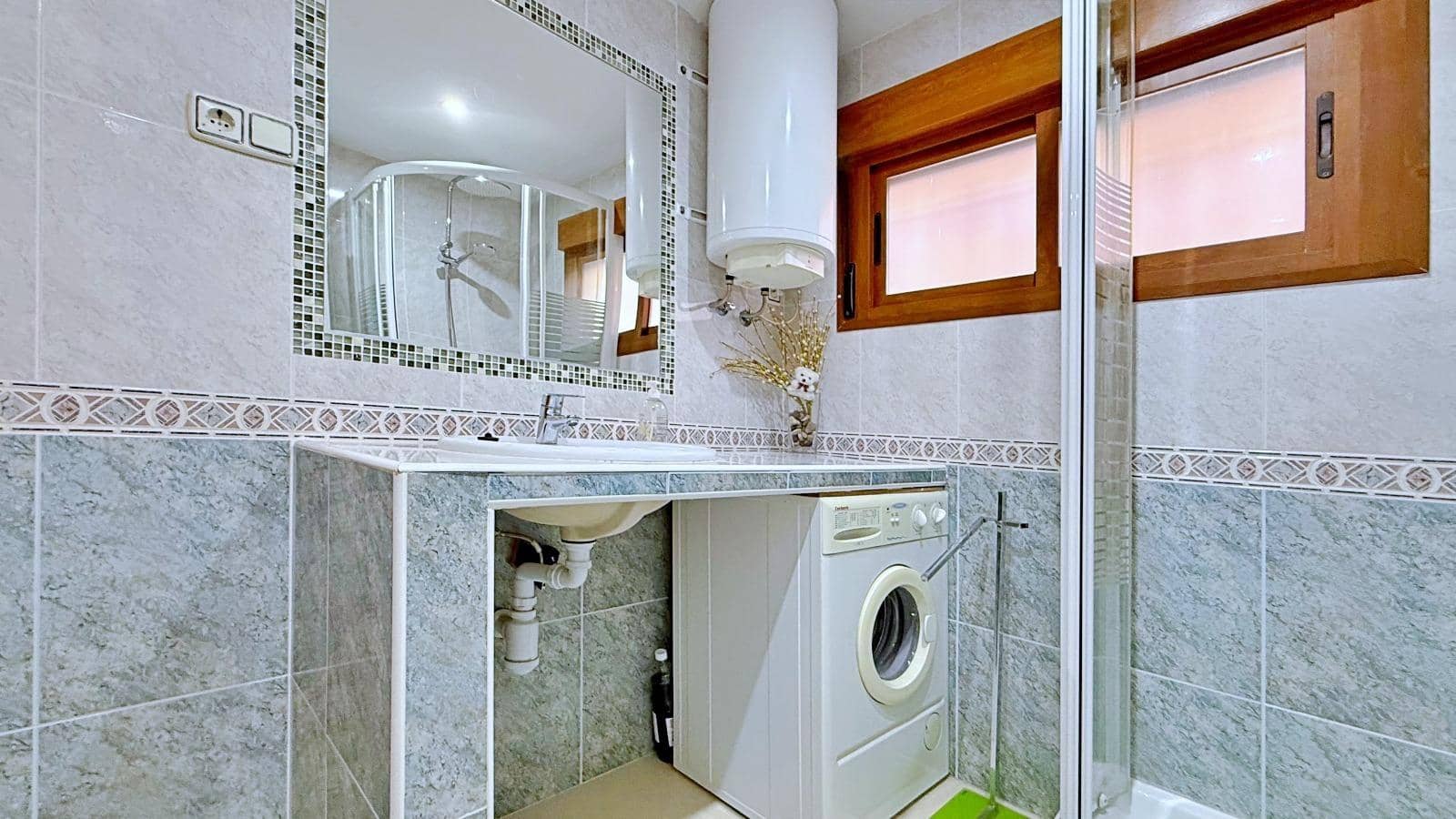 1 bedroom Apartment for sale in Punta Prima with pool - € 125,000 (Ref: 9868815)