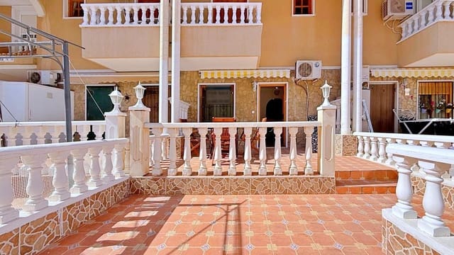 1 chambre Appartement à vendre à Punta Prima, Torrevieja avec piscine - 125 000 € (Ref: 9868815)