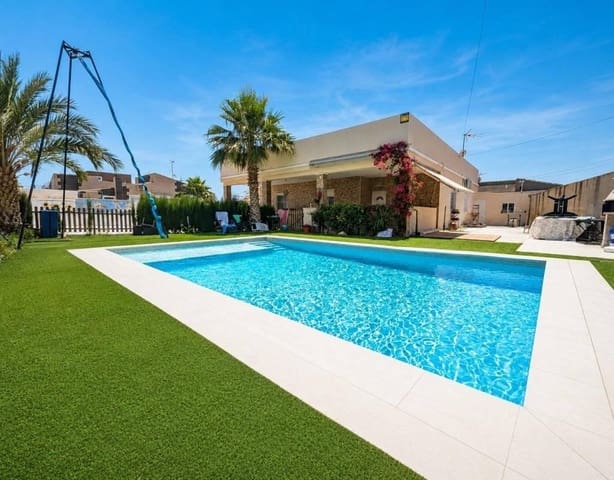 3 camera da letto Villa in vendita in El Chaparral - La Siesta - La Torreta, Torrevieja con piscina - 440.000 € (Rif: 9885020)