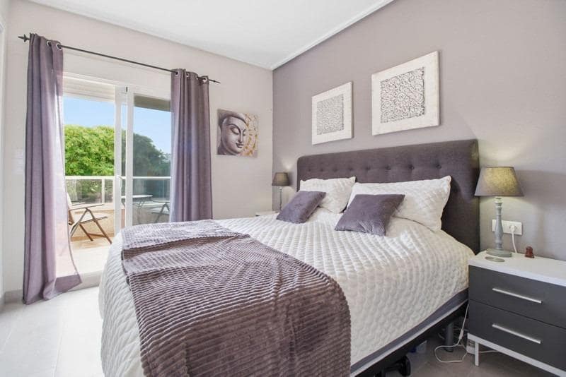 Adosado de 3 habitaciones en Torrevieja en venta - 329.000 € (Ref: 9894078)