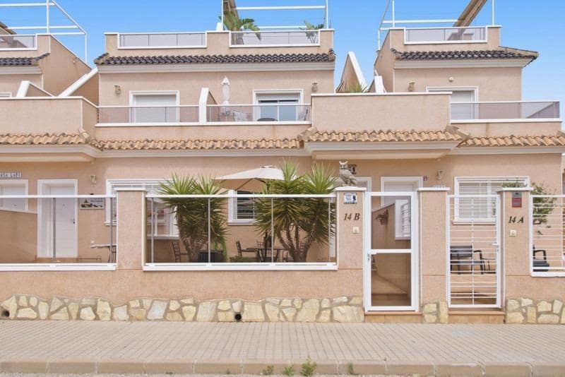 Adosado de 3 habitaciones en Torrevieja en venta - 329.000 € (Ref: 9894078)