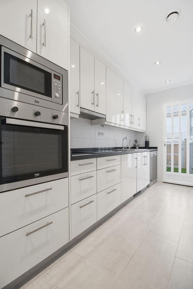 Adosado de 3 habitaciones en Torrevieja en venta - 329.000 € (Ref: 9894078)