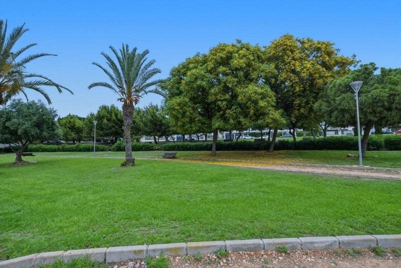Adosado de 3 habitaciones en Torrevieja en venta - 329.000 € (Ref: 9894078)