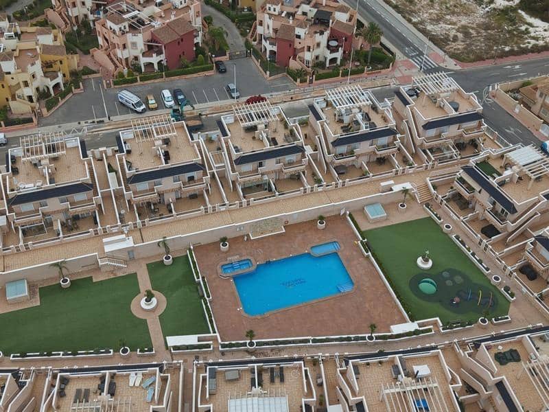 Adosado de 3 habitaciones en Torrevieja en venta - 329.000 € (Ref: 9894078)