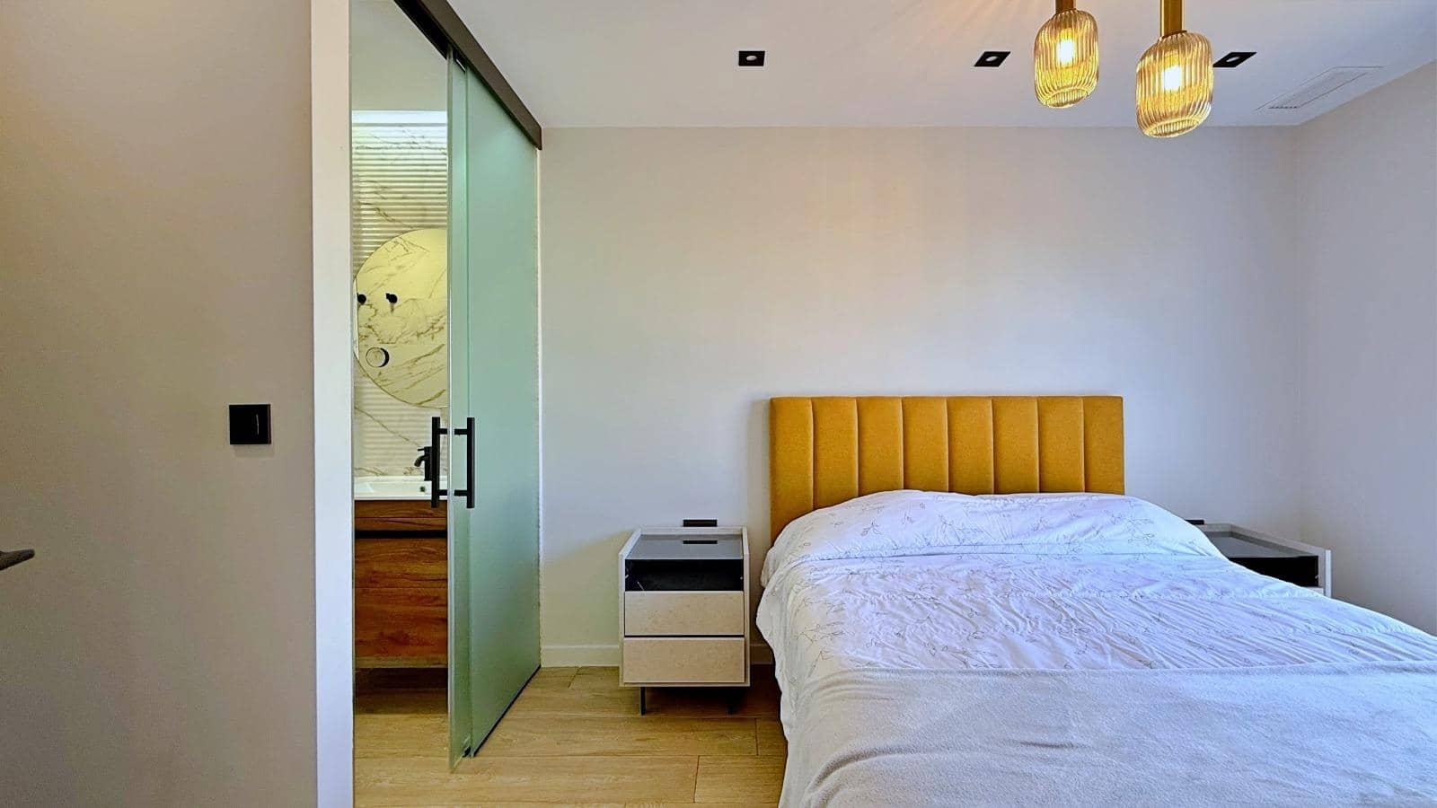 2 sypialnia Penthouse na sprzedaż w Orihuela Costa z basenem garażem - 379 000 € (Ref: 9938373)