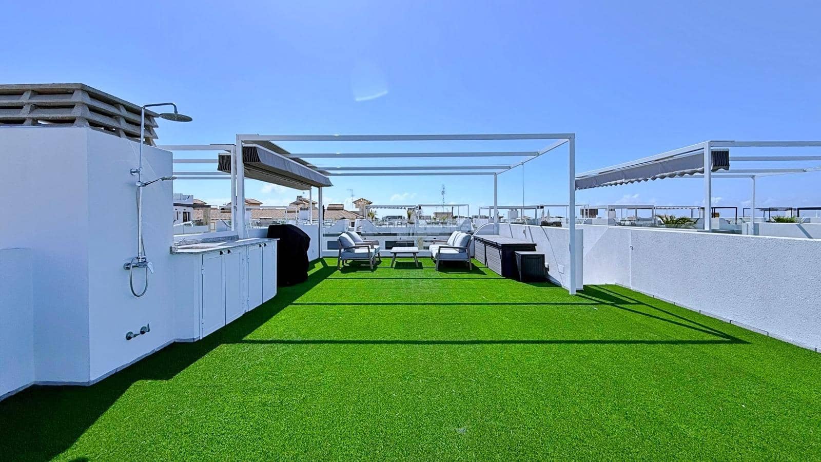 2 sypialnia Penthouse na sprzedaż w Orihuela Costa z basenem garażem - 379 000 € (Ref: 9938373)