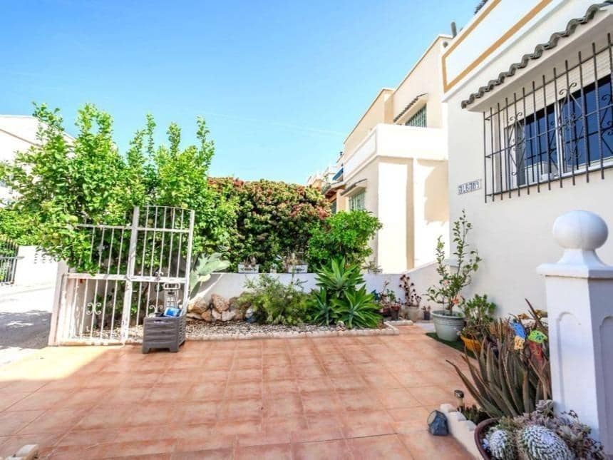 3 soveværelse Rækkehus til salg i La Florida med swimmingpool - € 199.950 (Ref: 9940343)