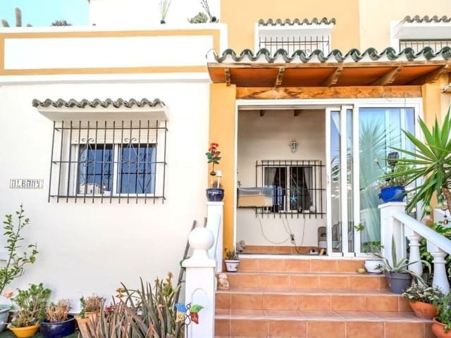 3 soveværelse Rækkehus til salg i La Florida, Orihuela med swimmingpool - € 199.950 (Ref: 9940343)