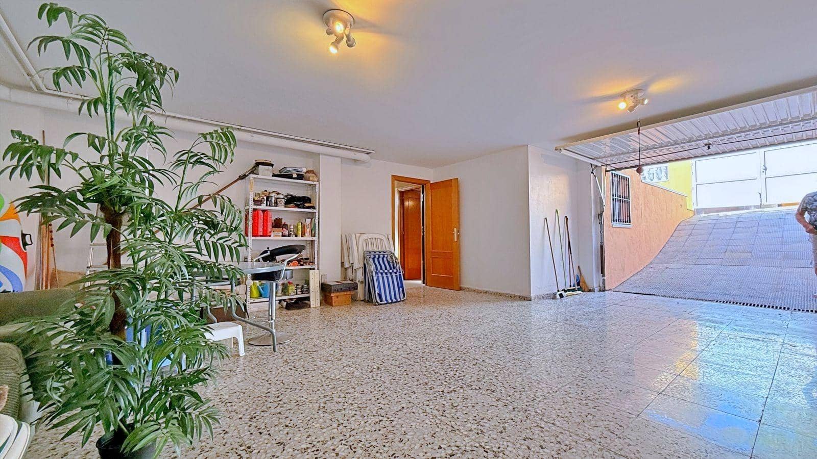 4 slaapkamer Halfvrijstaande villa te koop in Orihuela met zwembad garage - € 379.000 (Ref: 9949977)