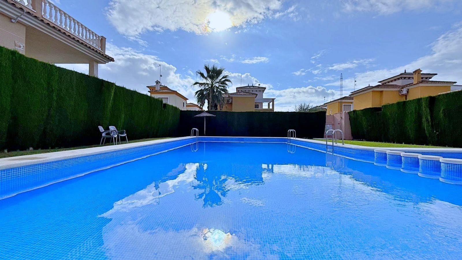 4 slaapkamer Halfvrijstaande villa te koop in Orihuela met zwembad garage - € 379.000 (Ref: 9949977)