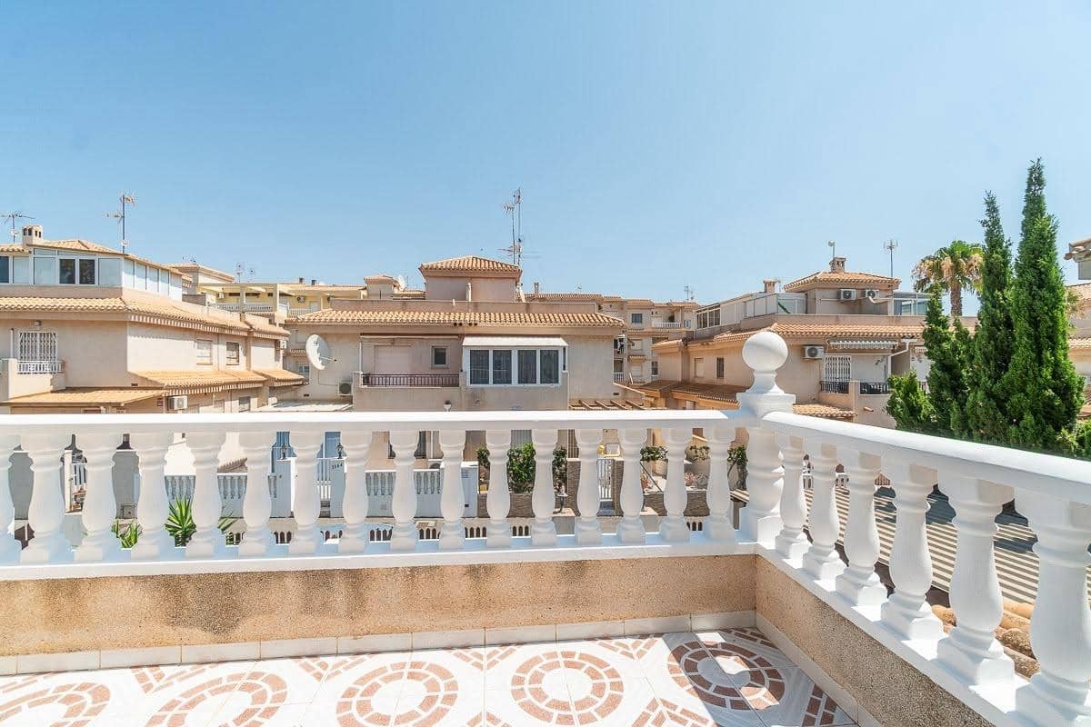 Semi-Rækkehus til salg i Playa Flamenca med swimmingpool - € 297.000 (Ref: 9958127)