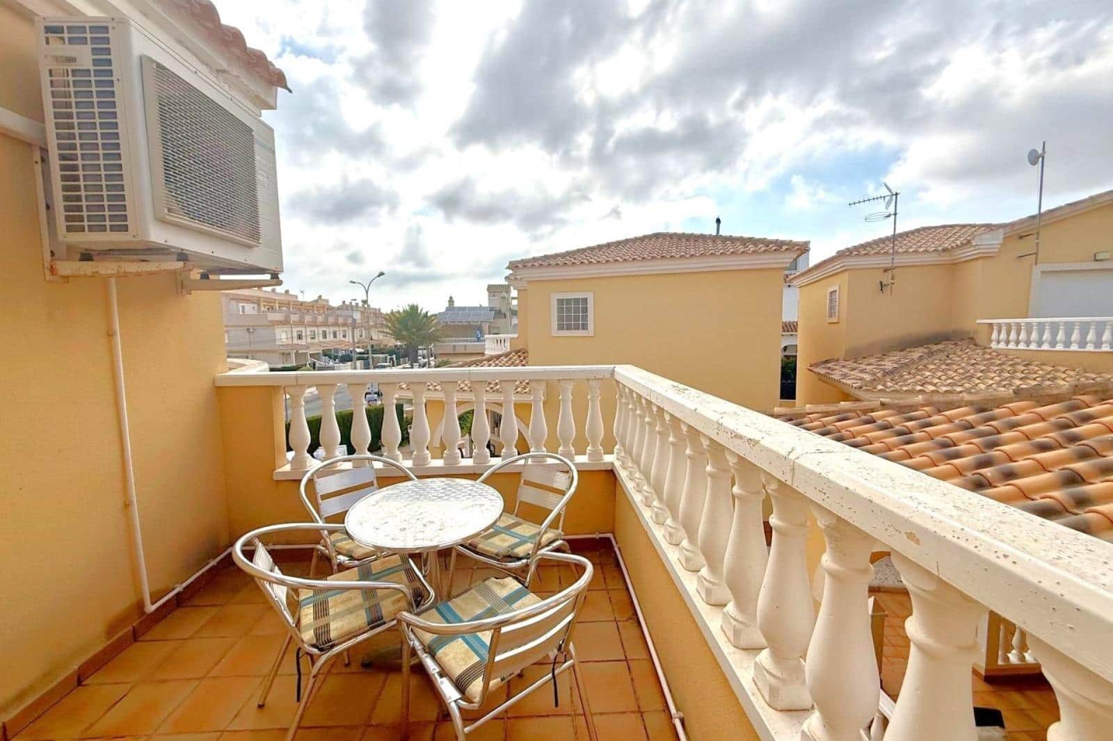 Chalet de 3 habitaciones en Orihuela Costa en venta - 339.000 € (Ref: 9977473)