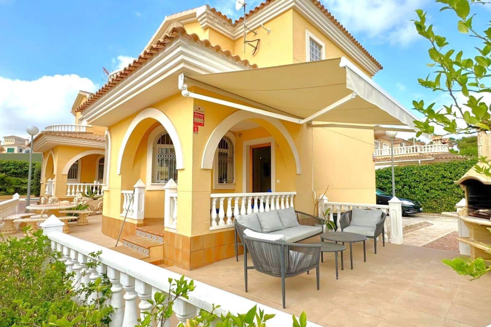 Chalet de 3 habitaciones en Orihuela Costa en venta - 339.000 € (Ref: 9977473)