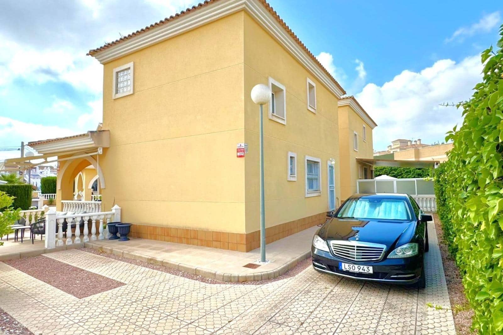 Chalet de 3 habitaciones en Orihuela Costa en venta - 339.000 € (Ref: 9977473)
