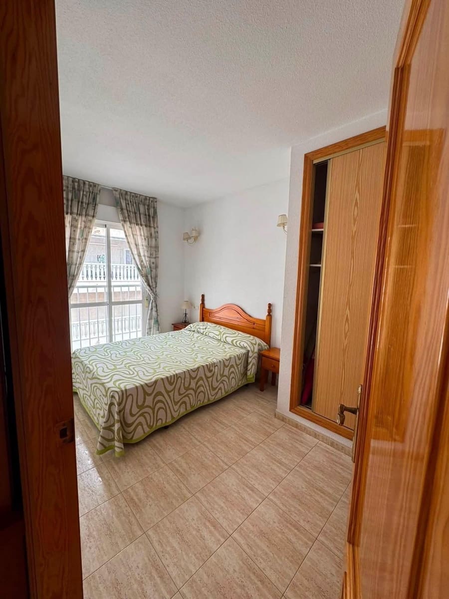 2 makuuhuone Huoneisto myytävänä paikassa Torrevieja mukana uima-altaan - 145 000 € (Ref: 9985124)