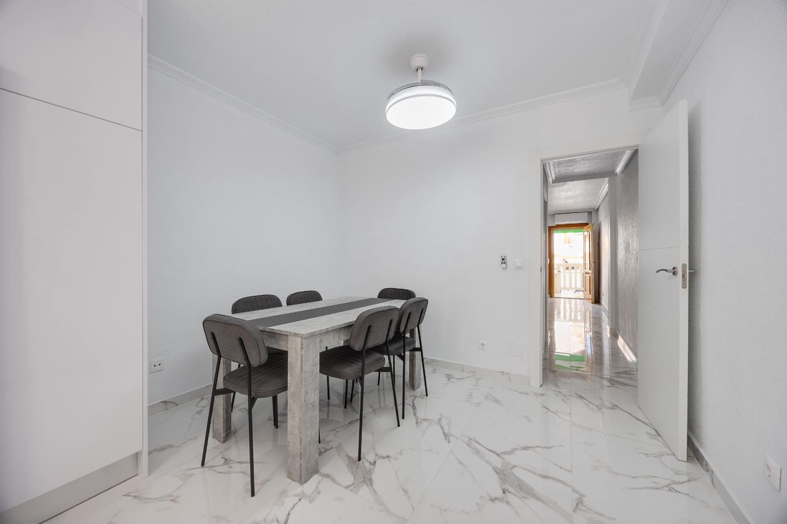 3 soverom Leilighet til salgs i Torrevieja med garasje - € 225 000 (Ref: 9995860)