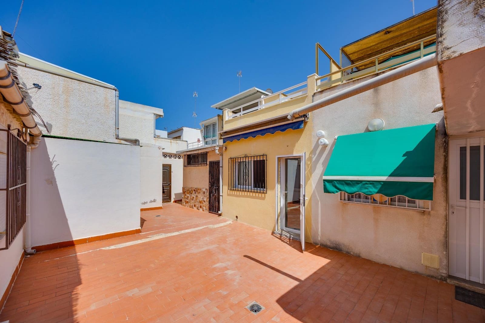 3 soverom Leilighet til salgs i Torrevieja med garasje - € 225 000 (Ref: 9995860)