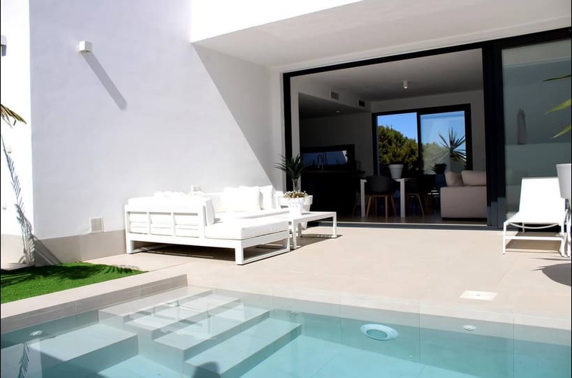 3 bedroom Villa for sale in Mar de Cristal with pool - € 435,000 (Ref: 8598077)