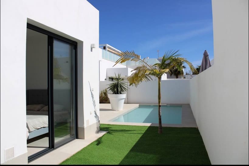 3 bedroom Villa for sale in Mar de Cristal with pool - € 435,000 (Ref: 8598077)