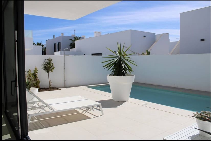 3 bedroom Villa for sale in Mar de Cristal with pool - € 435,000 (Ref: 8598077)
