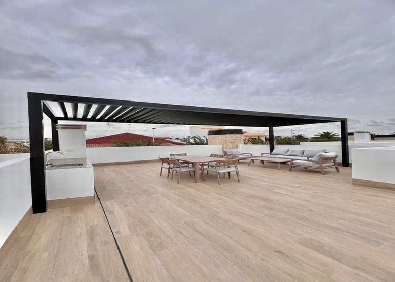 Chalet de 3 habitaciones en San Pedro del Pinatar en venta con piscina - 419.950 € (Ref: 8755124)