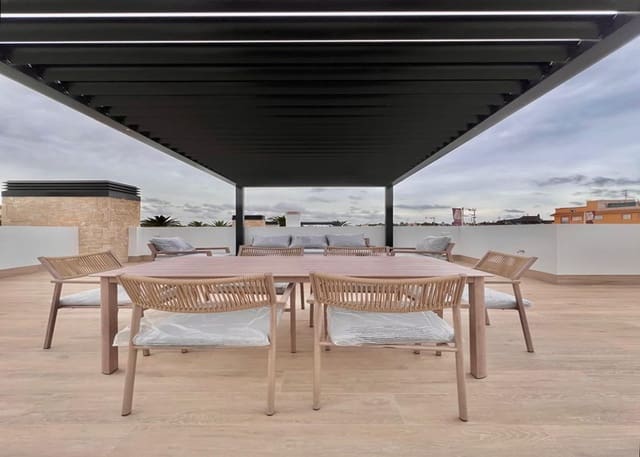 Chalet de 3 habitaciones en San Pedro del Pinatar en venta con piscina - 419.950 € (Ref: 8755124)